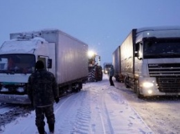 В настоящее время есть трудности с проездом грузового транспорта на дороге «Мерефа - Лозовая - Харьков», - Служба автодорог
