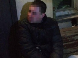 В Рубежном нетрезвый парень пытался напасть на сторожа автостоянки