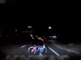 Появилось видео, как автопилот Uber сбил пешехода