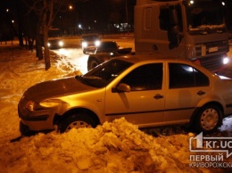 В Кривом Роге обгон на скользкой дороге закончился ДТП