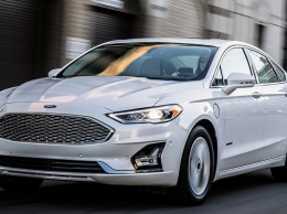 Ford слегка обновил седан Fusion