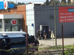 Число жертв террориста на юге Франции выросло до четырех