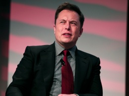 Маск удалил страницы Tesla и SpaceX в фейсбуке