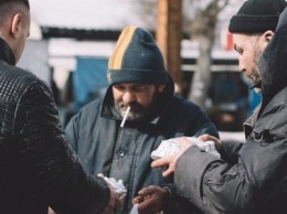 Молодежь Николаева в рамках всеукраинской акции накормила бездомных, - ФОТО