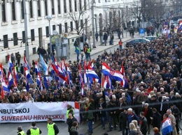 Тысячи жителей Хорватии вышли с протестами против однополых браков