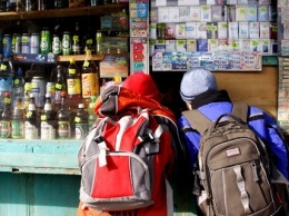 В Херсоне проводят рейды по продаже алкоголя и сигарет несовершеннолетним