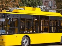 В Киеве автохам заблокировал троллейбусы