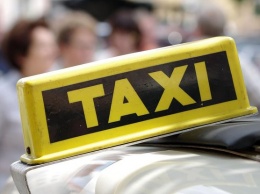 Реактивный ранец, вставная челюсть и брат: что пассажиры забывают в такси