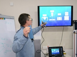 В Центре энергоэффективности презентовали оборудование и программу, которые будут собирать данные с приборов учета энергоресурсов для ОСМД