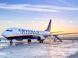 Ryanair планирует залетать в Днепр, - Омелян