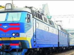 На Одесской железной дороге поезд столкнулся со школьным автобусом