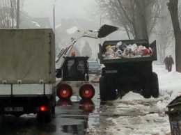В Днепре коммунальщики за день вывезли около 200 тонн мусора (ФОТО)