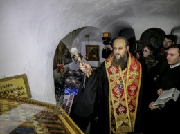 Верующие УПЦ написали уникальную икону новомучеников украинской земли (фото)