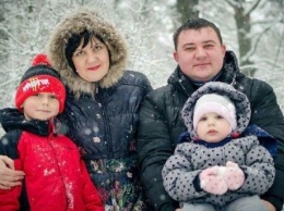 Мальчик, которого отец вытолкнул из окна горящего ТЦ в Кемерово, чудом выжил (18+)