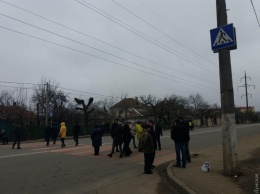 Перекрытие Люстдорфской дороги: полиция не пускает машины к месту акции