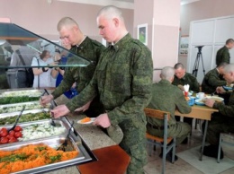 Экс-регионал Хомутынник кормит украинскую армию порченным мясом