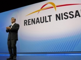 Bloomberg: Nissan и Renault ведут переговоры о слиянии