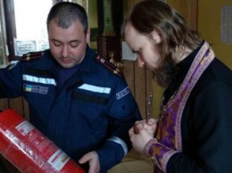 Спасатели накануне Пасхальных праздников проверили северодонецкий храм