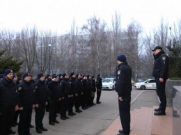 Руководство Николаевской полиции отметило патрульных, спасших жизнь 9-месячному ребенку, - ФОТО