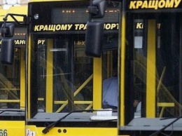 Французская весна: в Киеве изменят движение транспорта
