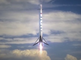 SpaceX запустила ракету с десятью спутниками связи