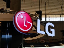 LG интересуется, как потребители относятся к выемке в дисплее