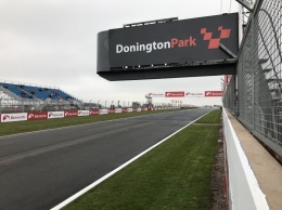 Первый этап British Superbike в Донингтоне проходит при околонулевой температуре