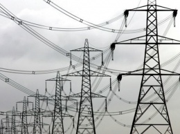 Порывы ветра оставили без электричества в Украине 192 населенных пункта