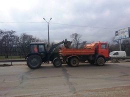 В Одессе проводят масштабную весеннюю уборку дорог и улиц. Фото