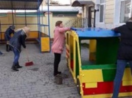 В одесских школах и детсадах проходят традиционные весенние субботники