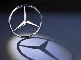 Китаец украл дюжину значков с Mercedes, чтобы получить больше лайков