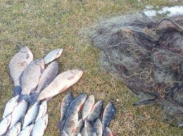 На Сумщине в первый же день запрета на лов рыбы оштрафовали рыбака