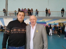 Виталий Богданов поздравил "отца женского херсонского гандбола" с 70-летием