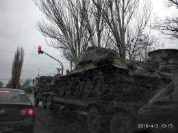 Соцсети переполошило фото танка на улицах Луганска: очевидцы рассказали, что задумали боевики "ЛНР"