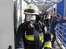 Спасатели провели учения и проверили противопожарную безопасность в ТРЦ «Караван» (ФОТОРЕПОРТАЖ)