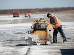 Аэропорт Запорожье в мае временно прекратит принимать рейсы всех авиакомпаний, кроме "Мотор Сичи"