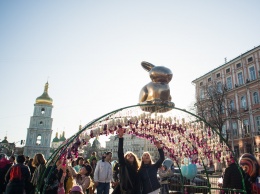 Появились яркие фото с киевского Фестиваля писанок