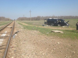 При столкновении маршрутки и электрички в Крыму погибли 5 человек