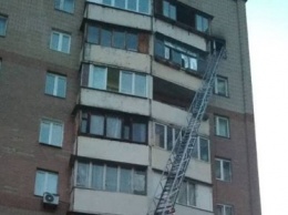 Пожар на высоте: ГСЧС спасла киевлян с 9 этажа
