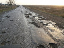 "С такими дорогами надо каждый час на ТО заезжать": жители "ЛНР" жалуются на "республиканские трассы"