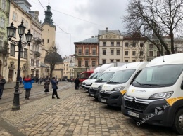 Укрпочта обновит автопарк в лизинг от ПриватБанка