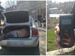 В Днепре патрульные нашли «уставшего» водителя в багажнике автомобиля