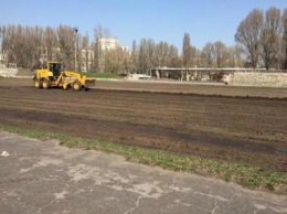 В Днепре начали реконструкцию крупнейшего стадиона на Левом берегу (ФОТО)