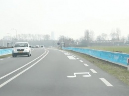 В Нидерландах сделали «поющую» дорогу которая всех уже достала