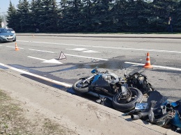 В Киеве полицейский на конфискованном мотоцикле протаранил три иномарки