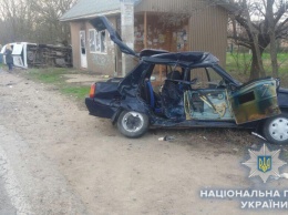Смертельное ДТП под Одессой: при столкновении микроавтобуса и легковушки один человек погиб и десять пострадали