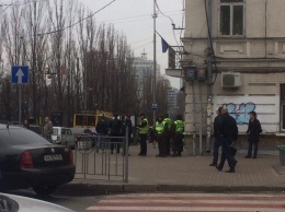 На бульваре Шевченко в Киеве скопление полиции. Ждут Порошенко на форум по безопасности
