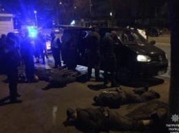 В Киеве задержаны 12 человек, которые ночью в масках ограбили развлекательное заведение