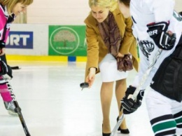 На Харьковщине открылся первый международный женский хоккейный турнир