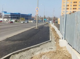 Одесситы жалуются: застройщик украл тротуар на Балковской